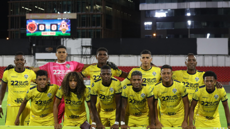 El plantel del Cuenca Jrs recibe al 22 de Julio en la noche de hoy por la fecha 11 de la Liga Serie B en el estadio Alejandro Serrano Aguilar.foto api/Boris Romoleroux