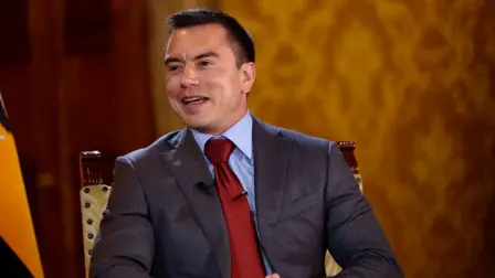 Foto de archivo de presidente Daniel Noboa durante una entrevista en el Palacio de Carondelet.