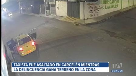Un taxista fue víctima de la delincuencia en el sector de Carcelén, en el norte de Quito. Los vecinos denuncian que el lugar está apoderado de los sospechosos por ello los negocios cierran temprano sus puertas.

Vía: Juan Miguel Rodríguez