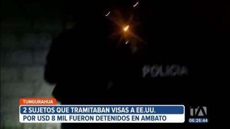 Dos hombres dedicados a tramitar viajes a Estados Unidos por 8 mil dólares fueron detenidos en una parroquia del sur de Ambato. 

Vía: Edith Jácome