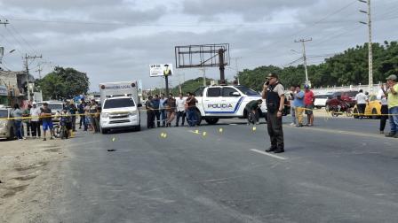 La escena del crimen del funcionario provincial fue acordonada por la Policía Nacional.