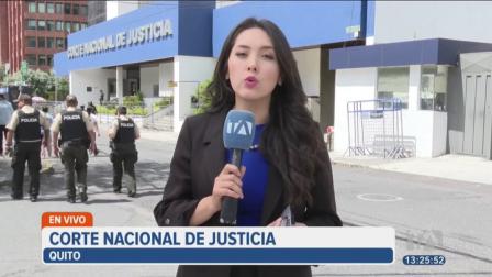 El tribunal que lleva adelante el juicio en el caso Reconstrucción de Manabí suspendió los plazos de la prisión preventiva del ex vicepresidente Jorge Glas. 

Vía: Daniela Valencia