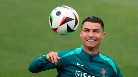 Cristiano Ronaldo habla sobre la posibilidad de jugar con Lionel Messi