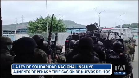 Aumento de penas, nuevos delitos y beneficios procesales para la fuerza pública constan entre las reformas penales que se aprobaron en la Ley de Solidaridad Nacional.
Vía: Carlos Sacoto