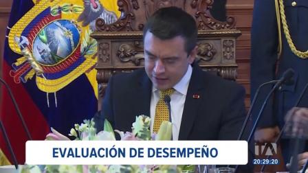 Reducir el tiempo de un año a 6 meses la evaluación de desempeño a la que se someten los servidores públicos, es lo que propone el proyecto de Ley para la Eficiencia en la Gestión Pública que se tramita en la Asamblea.