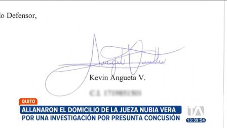 El domicilio de la jueza Nubia Vera fue allanado este martes por la Fiscalía, como parte de una investigación por presunta concusión.
Vía: Carlos Sacoto