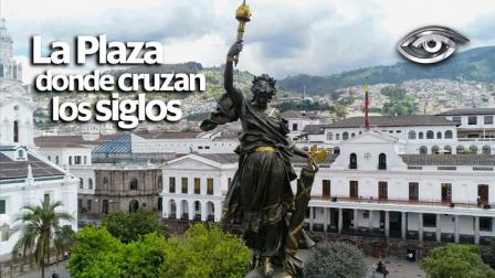 A diario pasan por aquí turistas curiosos, vendedores ambulantes, trabajadores apurados, estudiantes distraídos y vecinos que se sientan a pasar el tiempo. Pocos se detienen a pensar que están pisando uno de los lugares más cargados de historia del país. Ha sido mucho más que un punto de encuentro, mercado y jardín; aquí se han celebrado fiestas populares, protestas, revueltas, discursos, procesiones y corridas de toros, pero también ha sido el escenario de asesinatos históricos y ejecuciones públicas. En sus alrededores se concentra el poder político y religioso del país. Aunque por un tiempo estuvo prohibida para ciertos sectores sociales, aquí se escribieron páginas claves de la historia. Hablamos de la Plaza Grande.