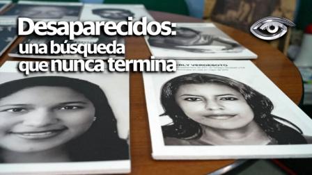 A diario alguien sale de casa y no vuelve. No hay aviso. Solo una ausencia que crece con las horas. Al principio hay angustia. Luego, silencio. Y después, la búsqueda: inagotable, solitaria, desesperada. Las familias se transforman en investigadores, voceros y activistas. Porque en Ecuador, detrás de cada persona que no ha sido localizada, hay alguien que no se rinde, un padre que revisa los mismos videos una y otra vez.  Una madre que recorre infinidad de veces las mismas calles con una foto en la mano. Ellos no cargan solo con el dolor de no encontrara a los suyos, además, enfrentan un sistema muchas veces indolente y un camino lleno de trabas en su lucha por saber qué pasó con sus desaparecidos.