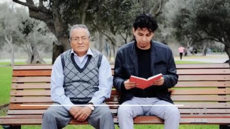 Julio quiere compartir más momentos con su amigo y el ser que le dio la vida. Esta historia demuestra el lazo entre un hijo y su padre.