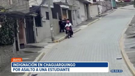Indignación en el sector de Chaguarquingo, en el sur de Quito, tras el asalto a una estudiante que fue interceptada por tres jóvenes que le robaron sus pertenencias.
Vía: Gustavo Jaramillo