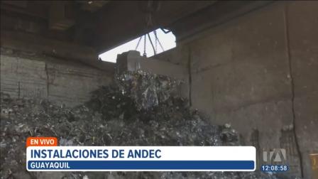 Las Fuerzas Armadas destruyeron cerca de 7.000 artículos, entre armas, municiones y accesorios, decomisados durante operativos contra la violencia.
Un reportaje de Ricardo Alcívar
