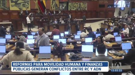 Las reformas en temas de movilidad humana y finanzas públicas, incluidas de última hora en la Ley de Integridad Pública, enfrentaron en el pleno de la Asamblea al correísmo y al partido de gobierno.
Un reportaje de Karen Haro