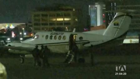 Alias 'Fito' fue trasladado desde el aeropuerto de Manta donde fue capturado hasta la Base Aérea de Guayaquil para ser llevado a la cárcel de máxima seguridad La Roca.