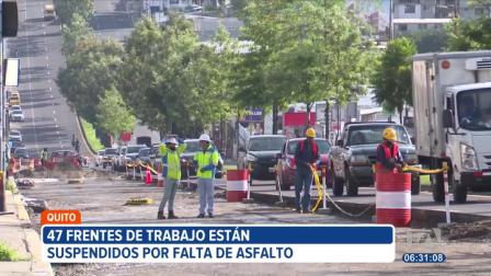 47 frentes de trabajo en Quito están suspendidos por falta de asfalto. Las autoridades están preocupadas, aseguran que fueron notificadas de que la Refinería de Esmeraldas no distribuirá el material hasta agosto.
Un reportaje de Stephany Paz