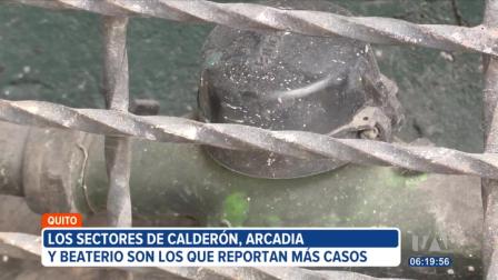 Más de 5 600 medidores fueron robados en el primer semestre del año en Quito. Sectores como Calderón y El Beaterio son los que reportan más casos.
Un reportaje de Juan Miguel Rodríguez