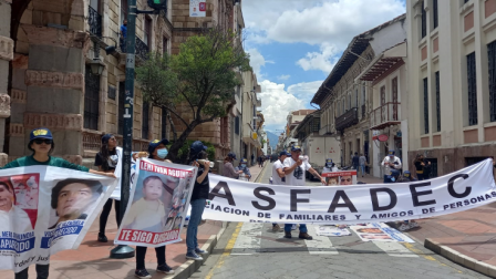 Asfadec realiza plantones para exijir a las autoridades celeridad en las investigaciones y búsquedas efectivas de las personas desaparecidas en Ecuador.