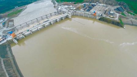 Toma aérea de cómo es la hidroeléctrica Coca Codo Sinclair, ubicada en la Amazonía.