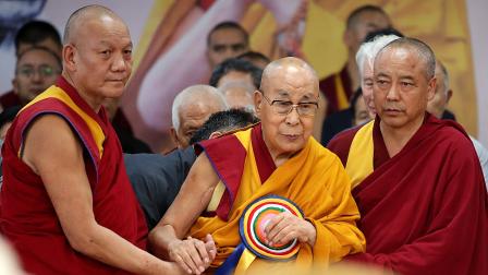 El líder espiritual del budismo tibetano, el Dalai Lama, celebró su 90 cumpleaños en el templo tibetano de Tsuglagkhang.