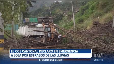 El COE cantonal declaró en emergencia al cantón Loja por las fuertes lluvias que provocan deslaves, inundaciones y cierre de vías. También se reporta un daño en el sistema de agua potable que mantiene al 70 % de la población sin el líquido vital.
Un reportaje de María del Rocío Coronel