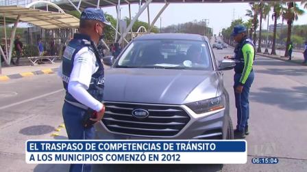 Las agencias de tránsito, cuyas competencias asumieron los municipios desde 2012, han captado el interés de distintos sectores, incluso del crimen organizado.
Un reportaje de Carlos Sacoto