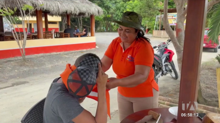 El cantón Río Verde es un rincón encantador de la costa norte del país. Aquí se encuentra la parroquia Vuelta Larga, donde su riqueza natural y humana ha dado paso a un turismo comunitario liderado por mujeres.
Un reportaje de Sofía Weir