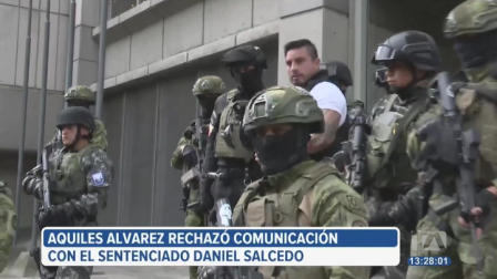 Daniel Salcedo expone una fotografía con Aquiles Álvarez y señala que colaborará con la justicia dentro de la investigación por el caso Villavicencio. El alcalde de Guayaquil responde y niega vínculos con el sentenciado.
Un reportaje de Astrid Singre