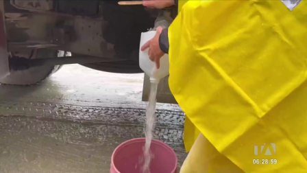 El 70% de barrios de la ciudad de Loja, no tienen agua potable por más de tres semanas. La situación se torna insostenible, pues habitantes de varios sectores afirman que no les llega el agua ni en tanqueros.
Un reportaje de María Del Rocío Coronel