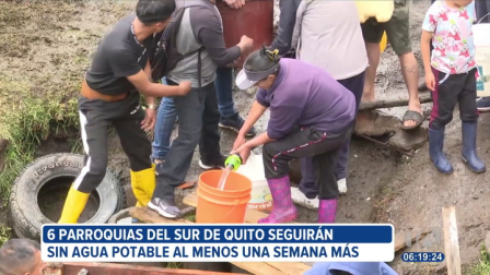 Al menos una semana más, seis parroquias del sur de Quito no tendrán agua potable. La municipalidad continúa realizando trabajos para reparar la tubería afectada en La Mica.
Un reportaje de Brigette Mancheno