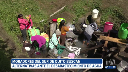 Los moradores del sur de Quito afectados por el desabastecimiento de agua, se dan modos para lavar su ropa y cumplir con sus actividades diarias.
Un reportaje de Mishell Villacís