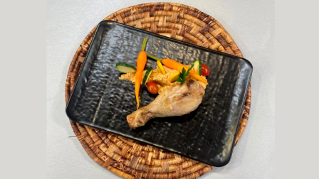 Este jueves 17 de julio del 2025, el chef Felipe Campana preparó unas deliciosas  piernitas parrilleras con puré de garbanzos.