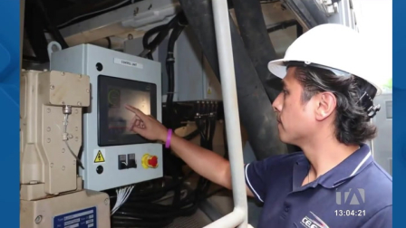 El viceministro de Electricidad, Fabián Calero, y el gerente general de Celec, Gustavo Sánchez, dejaron sus cargos tras la publicación de un informe de la Contraloría.
Un reportaje de Carlos Sacoto