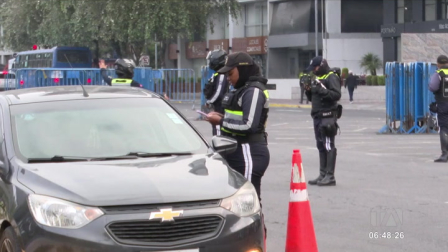La prórroga para conducir con licencia caducada concluyó en todo el país. La ANT informó que desde el 15 de julio se sancionará, aunque los conductores tengan turno agendado.
Un reportaje de Lucía Clavijo