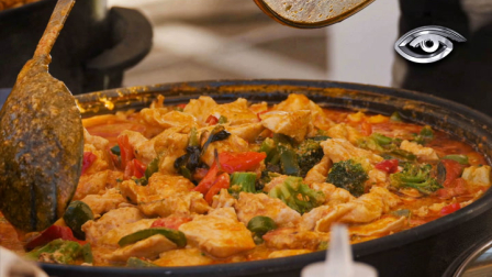 Una palabra, muchos sabores: seco de pollo, chivo, pato, pescado, costilla. Cada región tiene su versión y su sazón. Un viaje por los sabores, historias y secretos detrás de uno de los platos más queridos del país.