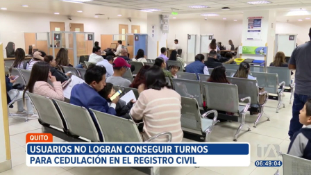 Usuarios del Registro Civil en Quito, buscan turnos para cedulación en provincias cercanas porque aseguran que en las dependencias de la entidad en la capital no hay. 

Un reportaje de Juan Miguel Rodríguez