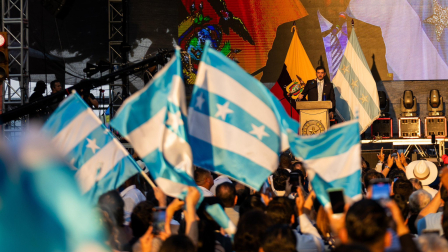 El alcalde de Guayaquil, Aquiles Álvarez, durante la sesión solemne por los 490 años de Fundación de la ciudad.