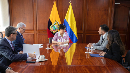 La canciller Gabriela Sommerfeld, se reunió en Quito con representantes de la Embajada y Consulado de Colombia
