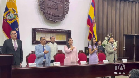 Se posesionó a la nueva alcaldesa del cantón Loja, Diana Guayanay. Este proceso se cumple luego de la remoción del exalcalde Franco Quezada, en un momento de crisis, pues el 70% de la ciudadanía no tiene agua desde hace 27 días.
Un reportaje de María del Rocío Coronel