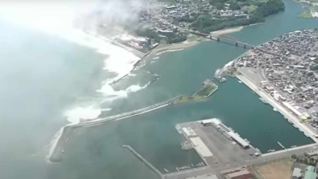 Japón recibe las primeras olas de 40 centímetros del tsunami tras potente terremoto de 8.8 en Rusia.