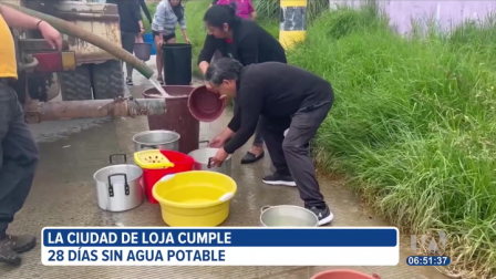 El 70% de barrios de la ciudad de Loja permanece 28 días sin agua. La situación se torna cada vez más insostenible pues la falta de agua, genera insalubridad y grandes pérdidas económicas en locales comerciales.
Un reportaje de María del Rocío Coronel