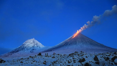 El volcán Klyuchevskoï, en el extremo oriente ruso, entró en erupción