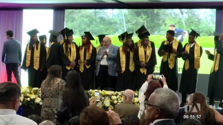 En el marco del programa de ‘Fomento Deportivo’ de Banco Pichincha y Fundación Crisfe, se celebró la graduación de la segunda promoción de las formativas del Club Deportivo Universidad Católica. Fueron 15 los jóvenes atletas los que alzaron su birrete.

Un reportaje de Mishel Villacís