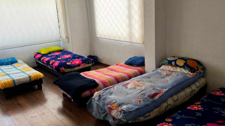 Clausuran centro de rehabilitación en Quito que operaba con permisos falsos y maltrataba a pacientes.