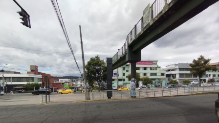 La Epmmop evalúa los puentes peatonales del Distrito Metropolitano de Quito.