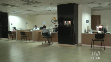 Una mujer fingió su secuestro y exigía 27 000 dólares a su madre, la Unase la encontró sana y salva y acompañada en un hotel en el norte de Guayaquil. Tras la audiencia recibió prisión preventiva por el delito de simulación de secuestro.
Un reportaje de Catalina García