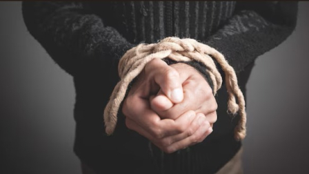 Pareja de extranjeros fue liberada en Guayaquil. Imagen referencial