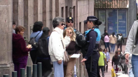 El Cuerpo de Agentes Metropolitanos ofrece recorridos gratuitos por los lugares más emblemáticos del Centro Histórico de Quito. ¿Cuál es el horario y el recorrido?

Un reportaje de Mishell Villacís