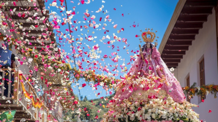 Daniel Noboa decretó un día de feriado en Loja por la romería de la Virgen del Cisne