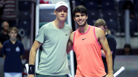 Carlos Alcaraz y Sinner en un encuentro de tennis.