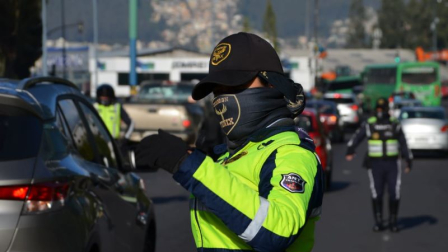 La medida Pico y Placa rige en la zona urbana de Quito en dos horarios.