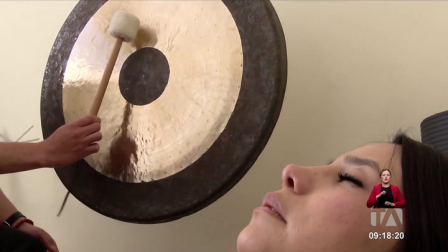 La musicoterapia es un tipo de tratamiento que utiliza distintos instrumentos musicales para expresar y reconocer las emociones.

Un reportaje de Stephany Paz